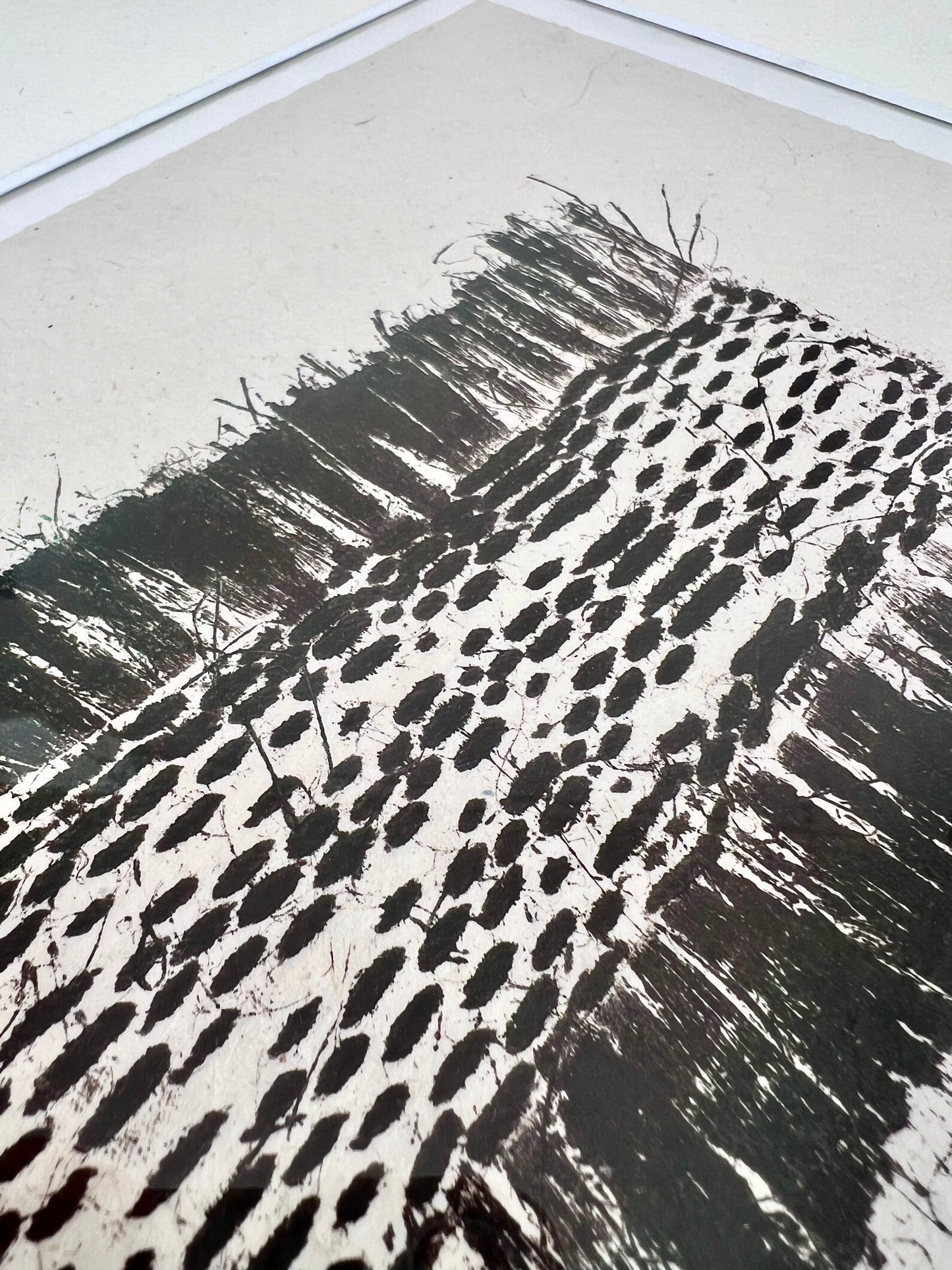 Estampe de tissage marron encadrée sur papier Lokta