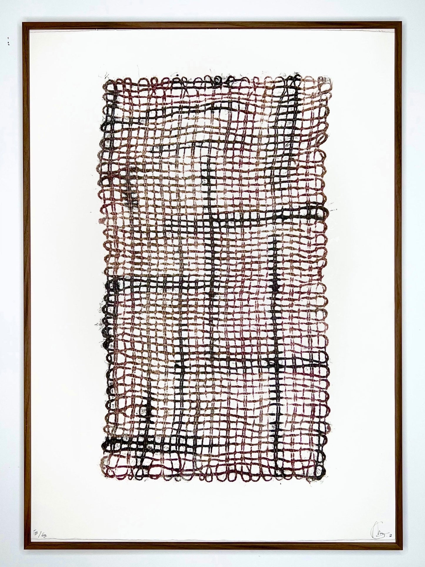 Estampe contemporaine réalisée à partir d'un tissage en fibres de jute imprimé à la main sur papier Vélin d'Arches. Œuvre originale encadrée créée par Marie Gaillac.